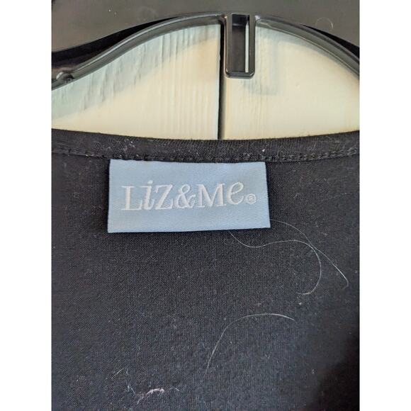 Liz & Me Women's Black V-neck Long Sleeve Ruffle Top Size 1X - Picture 3 of 3